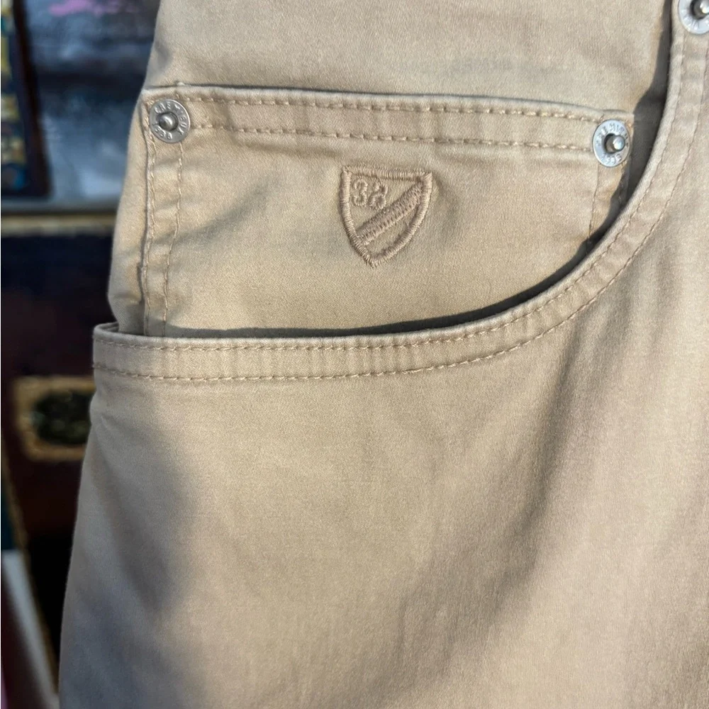 Daniel Cremieux stylish slim